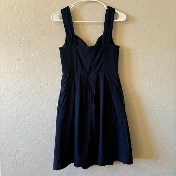 Lilly Pulitzer True Navy Cyndi Fishy Eyelet Dress Fit and Flare Pockets Size 4 - Picture 8 of 11